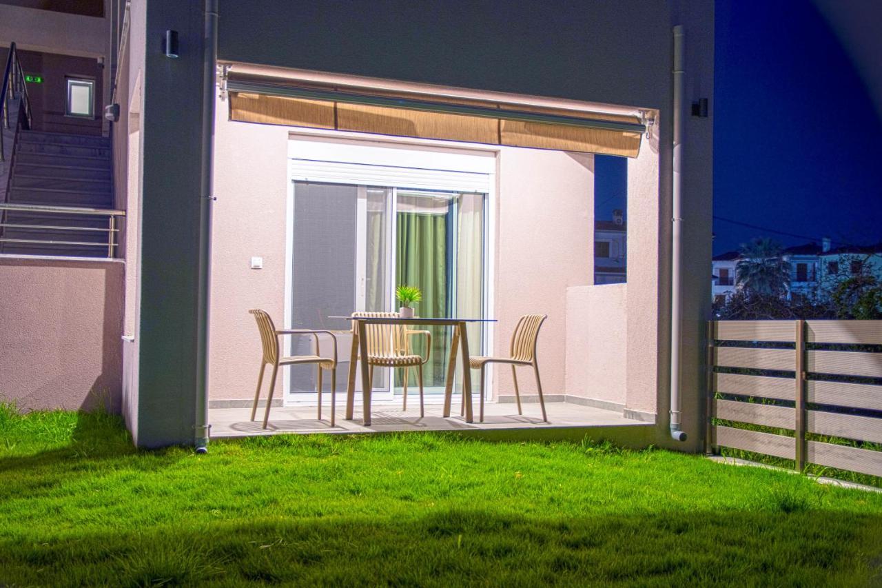 Aelia Luxury Apartments Nikiti  Buitenkant foto